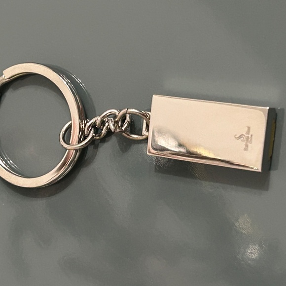 Gold Plated and Stainless Steel Keychain - Picture 3 of 5